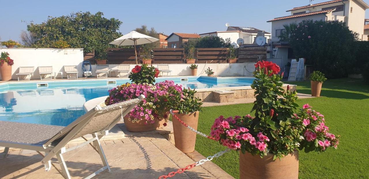 Hotel Corallo Fregenae Kültér fotó
