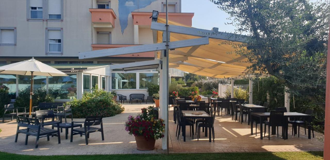 Hotel Corallo Fregenae Kültér fotó