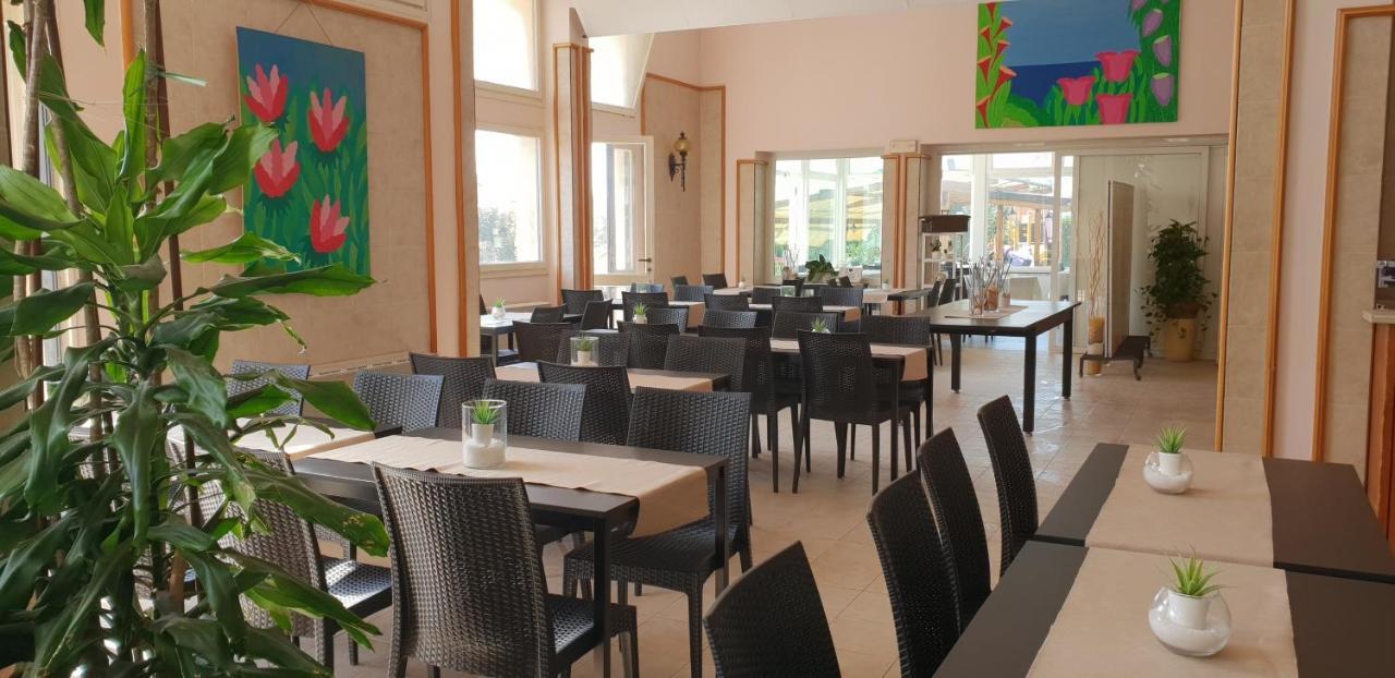Hotel Corallo Fregenae Kültér fotó
